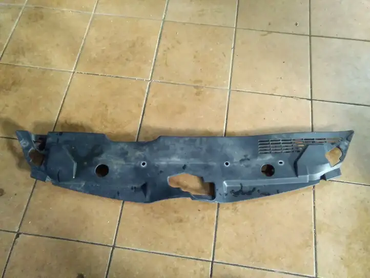 Toyota Corolla Verso AR10 (2004 - 2009) 532890F010 Облицовка радиатора — фото 1