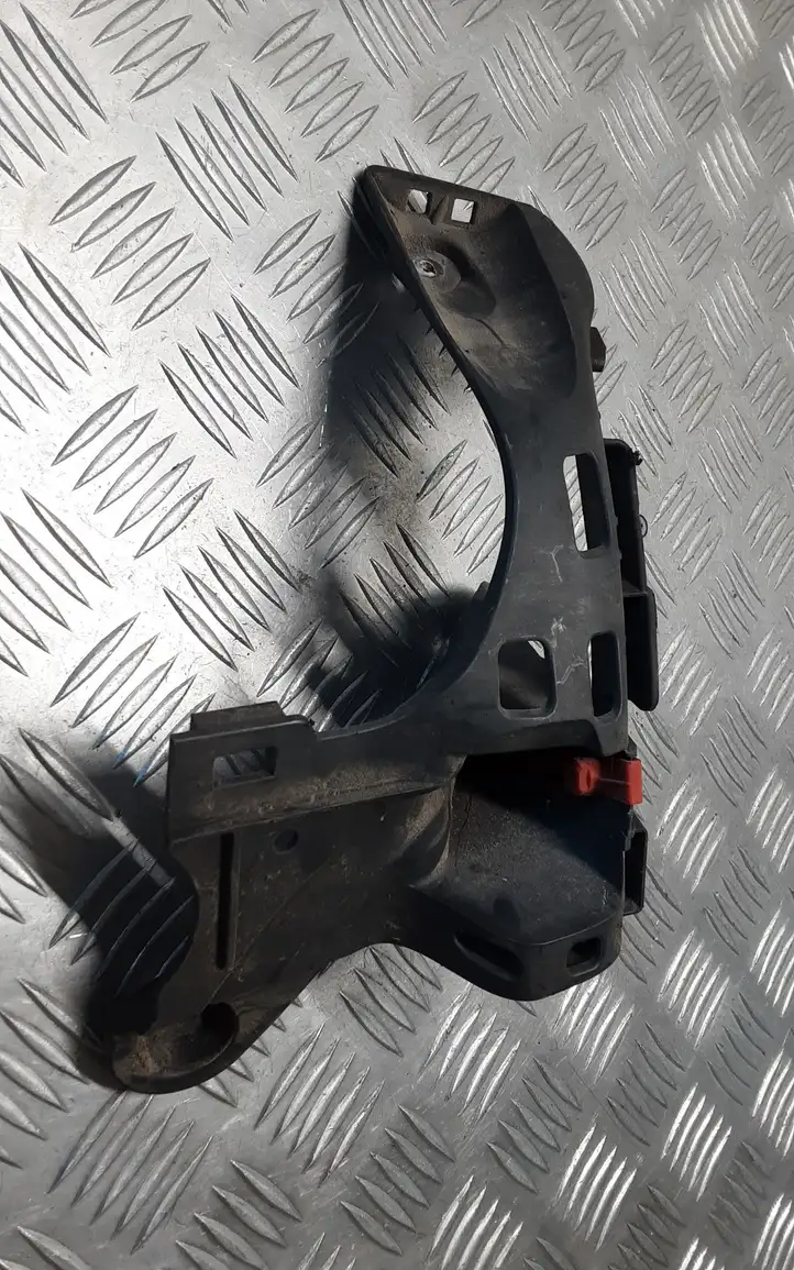 Opel Astra H (2004 - 2009) 13143106 Кронштейн заднего бампера — фото 2