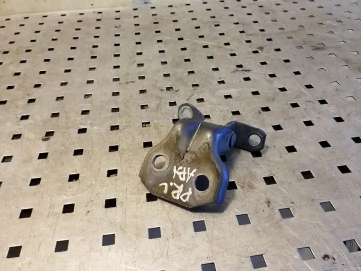 Subaru Forester SH (2008 - 2013)   Нижняя петля передней двери