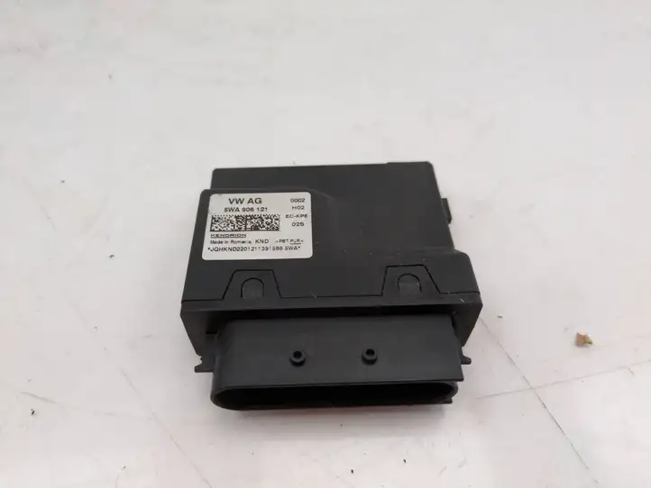 Audi A3/S3 8Y (2020 - ) 5WA906121 Реле насоса горючего — фото 1