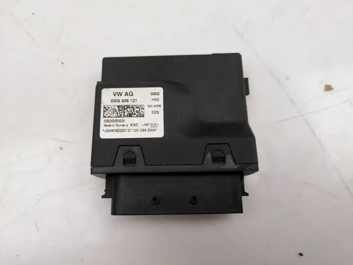 Audi A3/S3 8Y (2020 - ) 5WA906121 Реле насоса горючего — фото 7