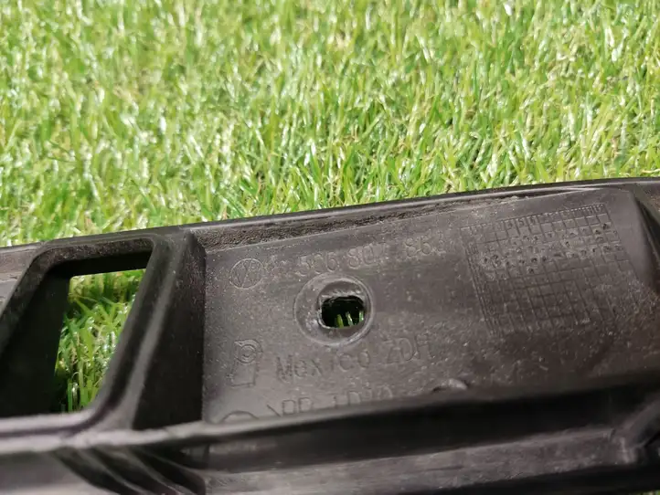 Volkswagen Jetta VI (2011 - 2018)  5C6807863 Кронштейн заднего бампера