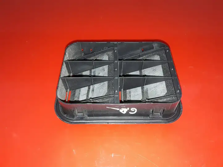Nissan Qashqai (2013 - 2017) 8200003576 Вентиляционная решетка кузова — фото 1