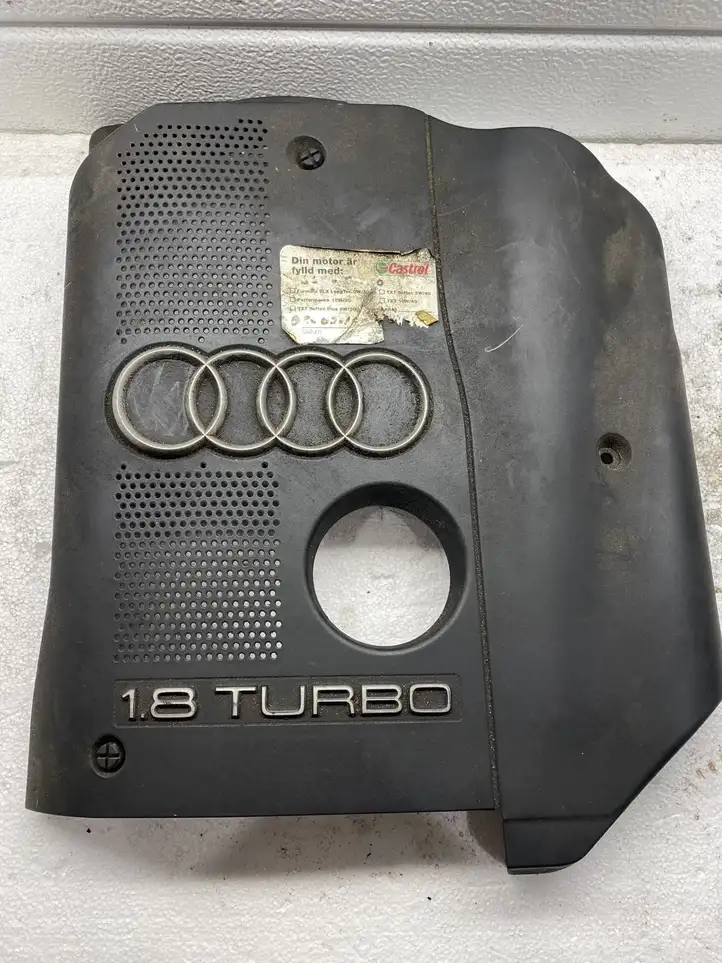 Audi A4 S4 B6 8E 8H (2000 - 2006) 059103821C Защита двигателя — фото 1