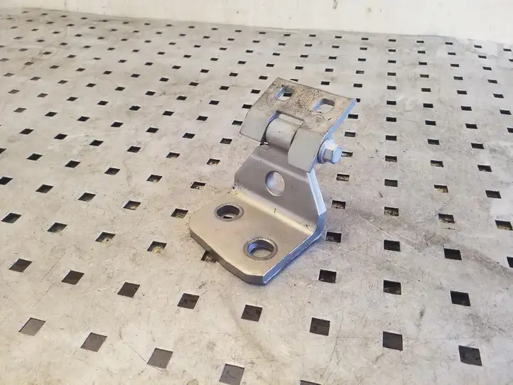 BMW X3 E83 (2003 - 2010)  3402822DE Нижняя петля задней двери