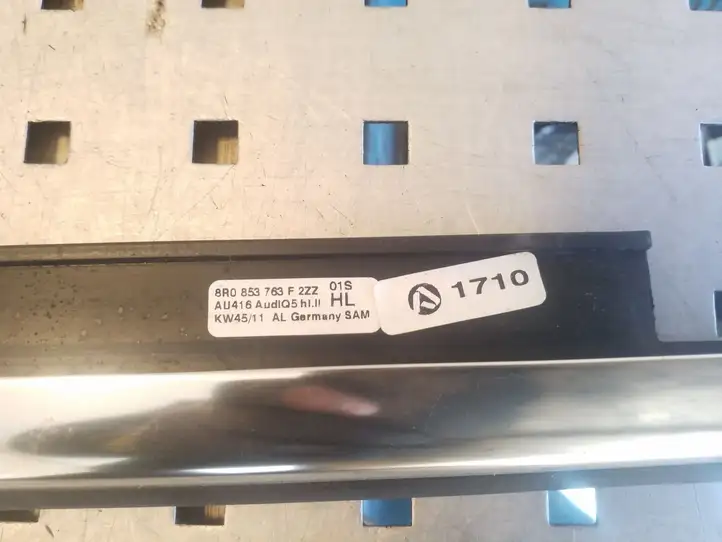 Audi Q5 SQ5 (2008 - 2012) 8R0853763F2ZZ Накладка стекла задней двери — фото 2