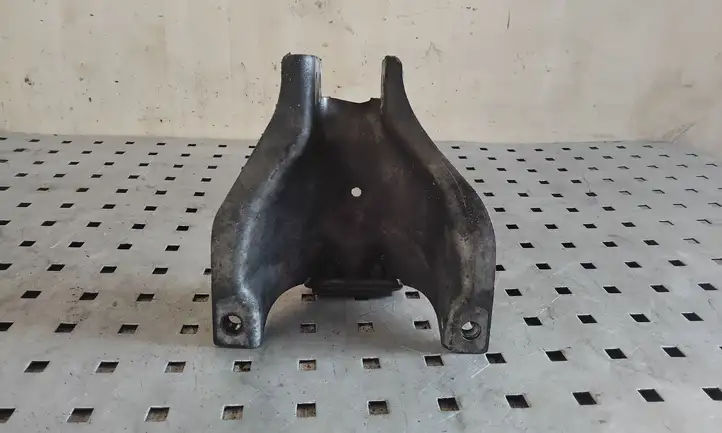 Audi Q5 (2008 - 2012)  8K0399060 Другая деталь отсека двигателя