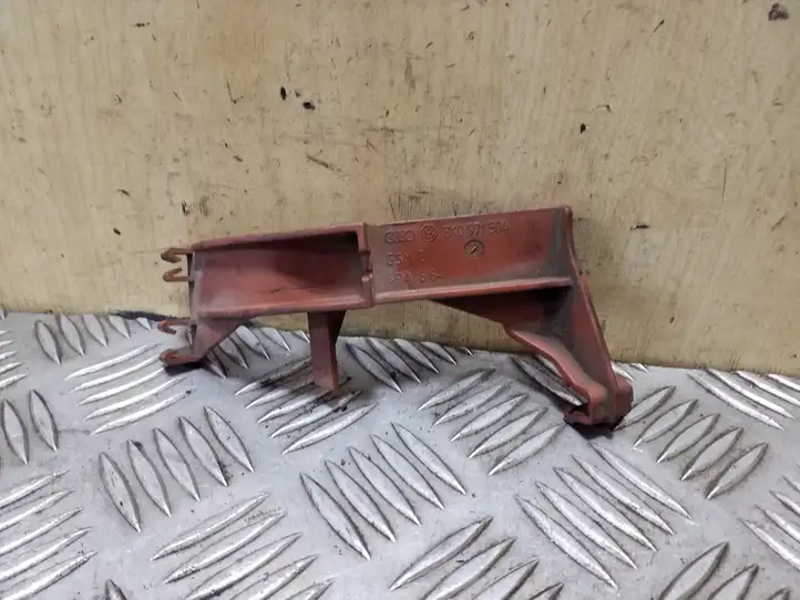 Audi Q5 (2008 - 2012)  8K0971504 Другая деталь отсека двигателя