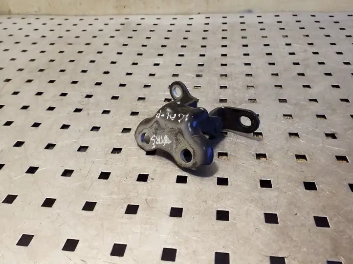 Toyota Corolla Verso AR10 (2004 - 2009) Верхняя петля задней двери — фото 1