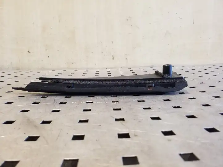 Toyota Corolla Verso AR10 (2004 - 2009) 674880F010 Накладка стекла задней двери — фото 2