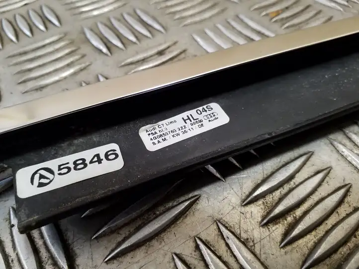 Audi A6 C7 (2011 - 2014) 4G0853764 Накладка стекла задней двери — фото 3