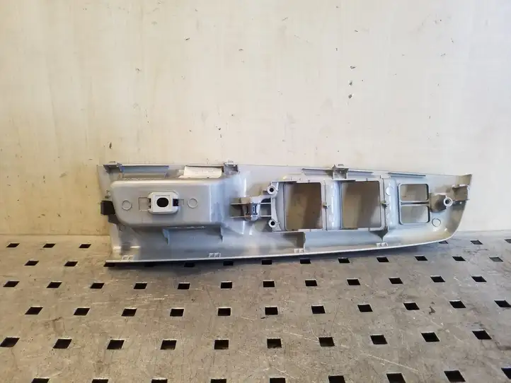 Subaru Forester SH (2008 - 2013) 94266FG520 Накладка кнопки стеклоподъемника — фото 4