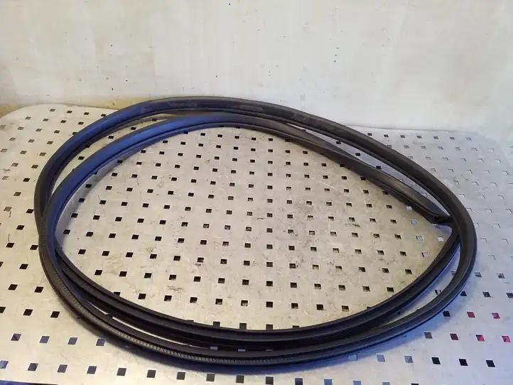 Subaru Forester SH (2008 - 2013) Уплотнитель передней двери (кузов) — фото 3