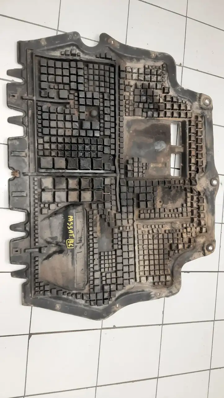 Volkswagen PASSAT B6 (2005 - 2010) 3C0825237H Защита двигателя — фото 4