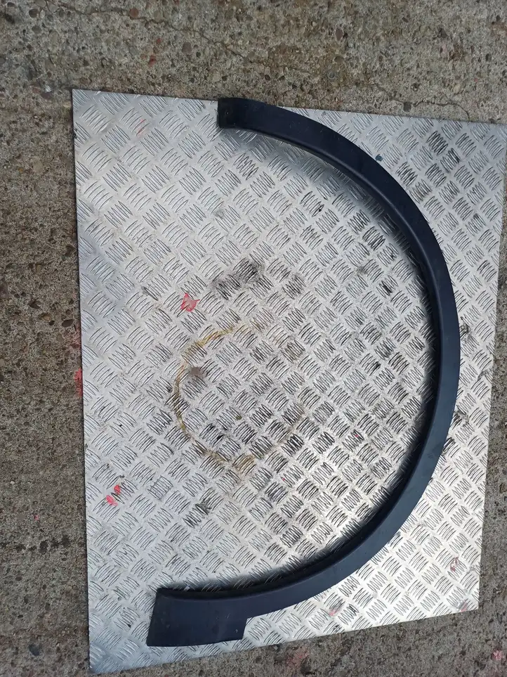 Nissan Qashqai (2010 - 2013) 63811BR01A Накладка колесной арки — фото 1