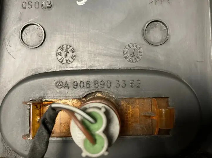 Mercedes-Benz Sprinter W906 (2006 - 2018) 9066903362 Молдинг крыла — фото 3