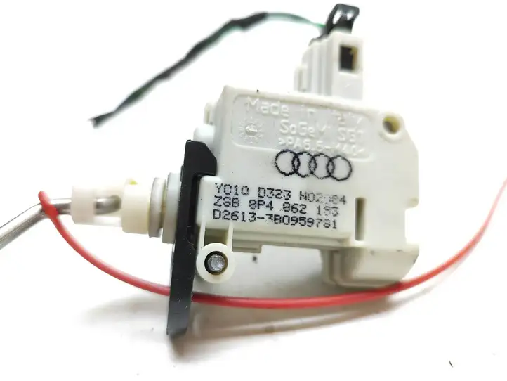 Audi A3/S3 8P (2008 - 2013) 3B0959781 Мотор центрального замка — фото 2