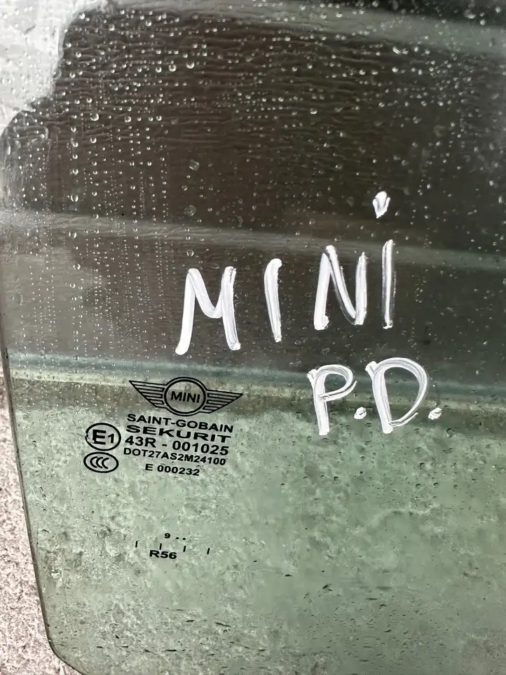Mini One - Cooper Clubman R55 (2007 - 2014) E143r001025 Форточка двери — фото 2