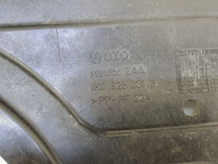 Volkswagen Golf V (2003 - 2009) 1K0825237J Защита двигателя — фото 10