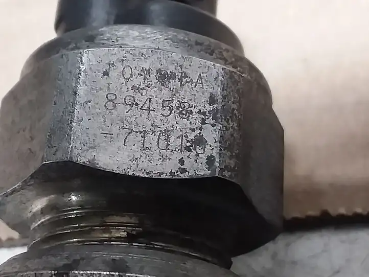 Toyota Corolla E140 E150 (2007 - 2013) 8945871010 Регулятор давления топлива — фото 2