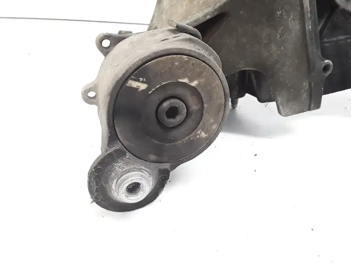 Opel Zafira B (2003 - 2006) 55187918 Кронштейн топливного насоса — фото 5