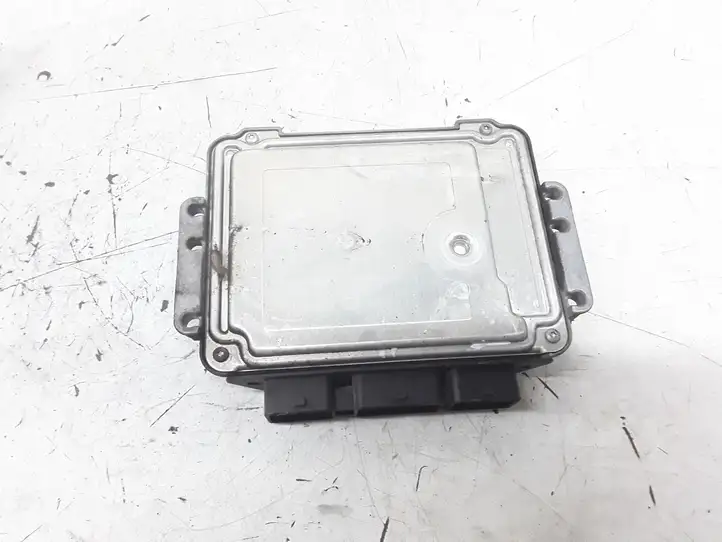 Renault Megane II (2002 - 2005)  0281011549 Блок управления двигателя