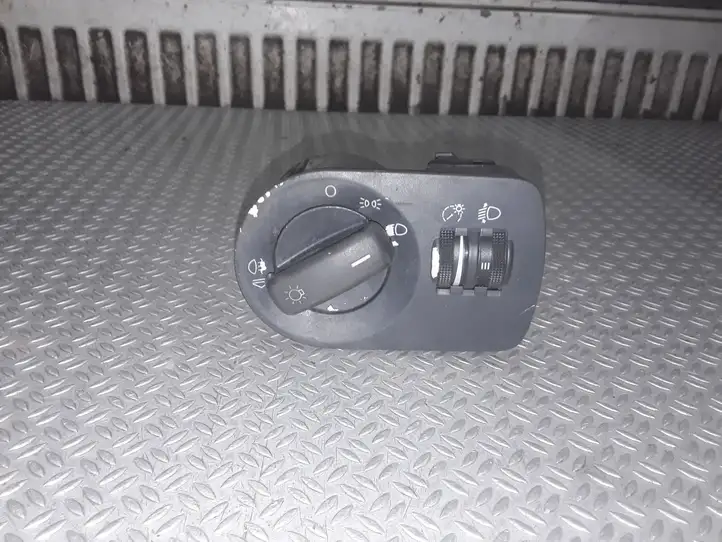 Audi A3/S3 8L (2000 - 2003) 8P1941531N Включатель фонарей — фото 1