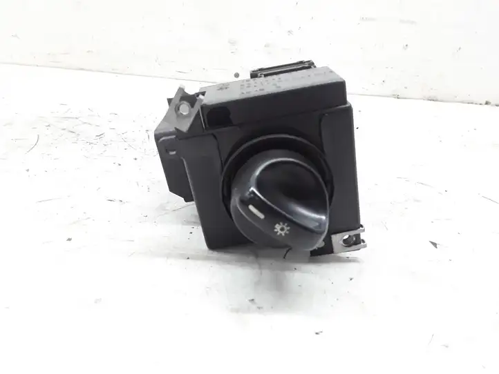 Mercedes-Benz Vaneo W414 (2001 - 2005) 1685450104 Включатель фонарей — фото 1