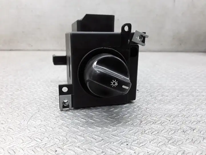 Mercedes-Benz Vaneo W414 (2001 - 2005) 1685450104 Включатель фонарей — фото 1