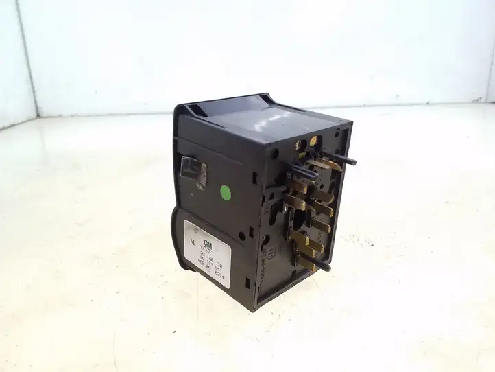 Opel Astra G (1998 - 2004) 09180770 Включатель фонарей — фото 3