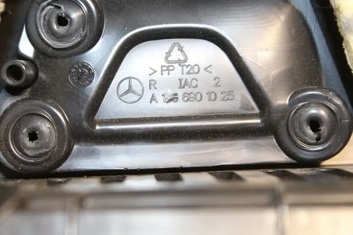 Mercedes-Benz GLA W156 (2013 - 2017) A1566901025 Обшивка стойки C — фото 8