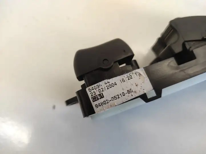 Toyota Avensis T250 (2003 - 2006) 8480205210 Блок кнопок стеклоподъемников — фото 6