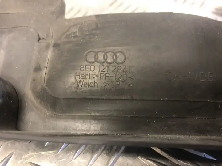 Audi A6 S6 C6 4F (2004 - 2008) 8E0121284J Дефлектор воздуха — фото 2