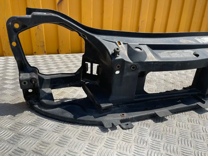 Renault Trafic II (X83) (2002 - 2014)   Панель радиаторов (телевизор)