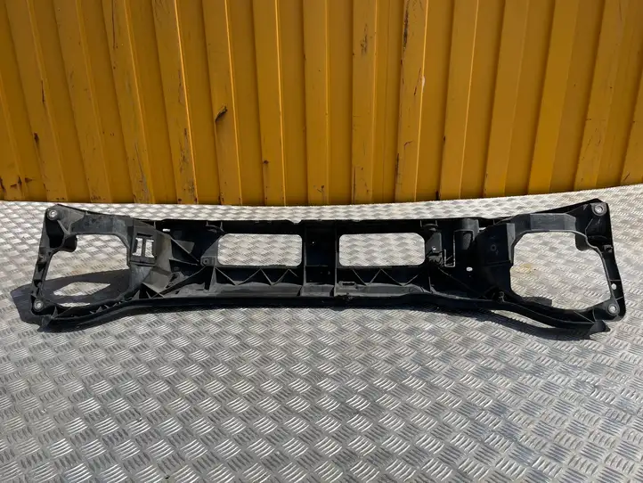 Renault Trafic II (X83) (2002 - 2014)   Панель радиаторов (телевизор)