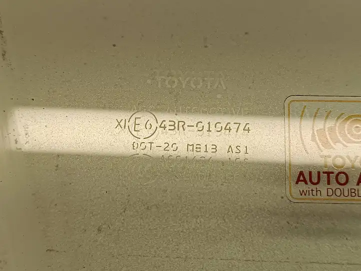 Toyota Prius (XW50) (2015 - ) 43R010474 Стекло передней двери — фото 3