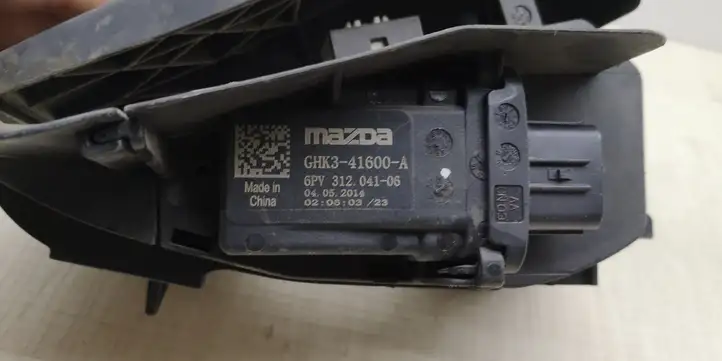 (2012 - 2015) GHK341600A Педаль акселератора — фото 4