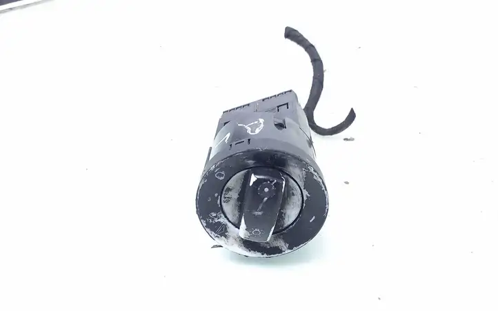 Audi A4 S4 B6 8E 8H (2000 - 2006) 8E0941531A Включатель фонарей — фото 1