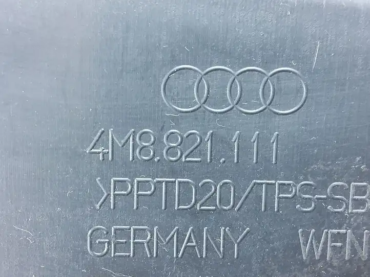 Audi Q8 (2018 - ) 4M8821111 Накладка крыла — фото 3