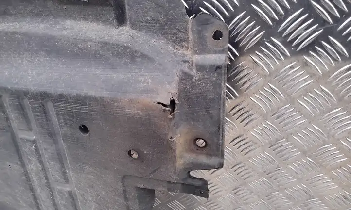 Toyota Yaris (2005 - 2009) 5144100130 Защита двигателя — фото 3
