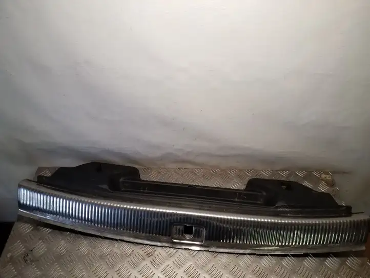 Audi Q5 SQ5 (2008 - 2012) 8R0864513C Отделка порога багажника — фото 4