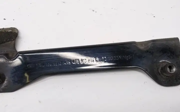 Audi A8 S8 D3 4E (2005 - 2007) 4E0810698B Крепление крыла — фото 2