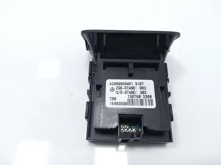 Mercedes-Benz A W176 (2012 - 2018) A2469050451 Кнопка ручного тормоза — фото 2