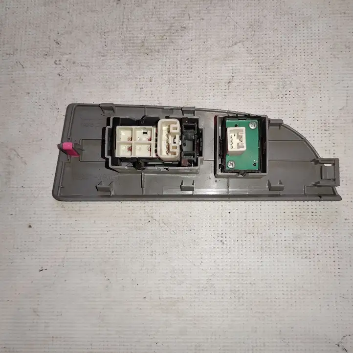 Toyota Highlander XU40 (2007 - 2013) 7423148060 Накладка кнопки стеклоподъемника — фото 4