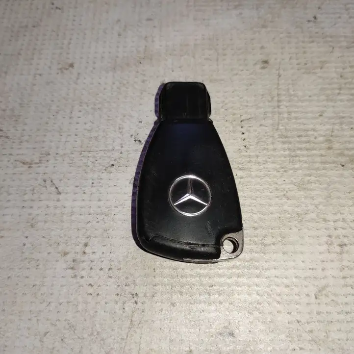 Mercedes-Benz Vito Viano W639 (2003 - 2010) Ключ зажигания — фото 2