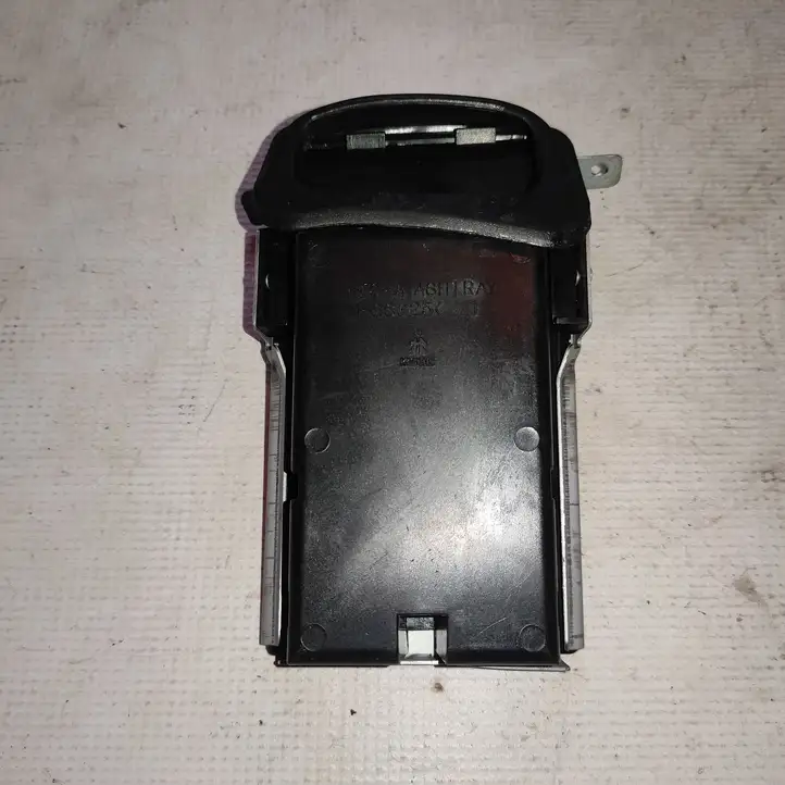 Hyundai Accent (2003 - 2006) 66G25 Передняя пепельница — фото 2