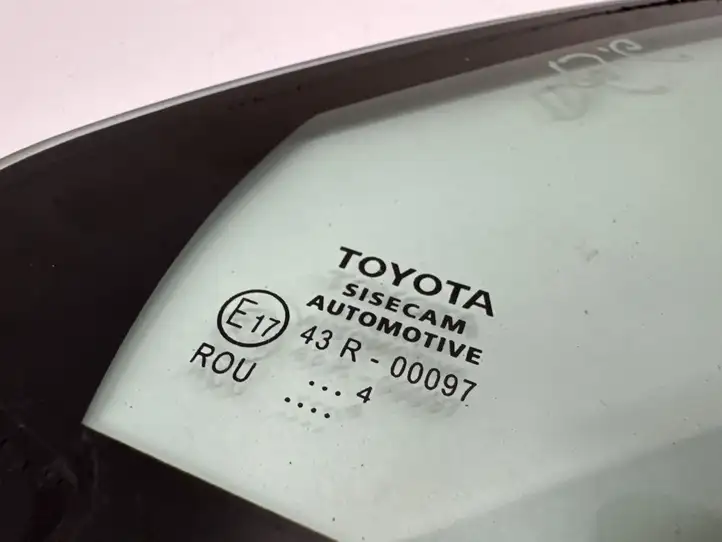 Toyota Yaris Cross (2020 - ) 43R00097 Заднее боковое стекло — фото 2