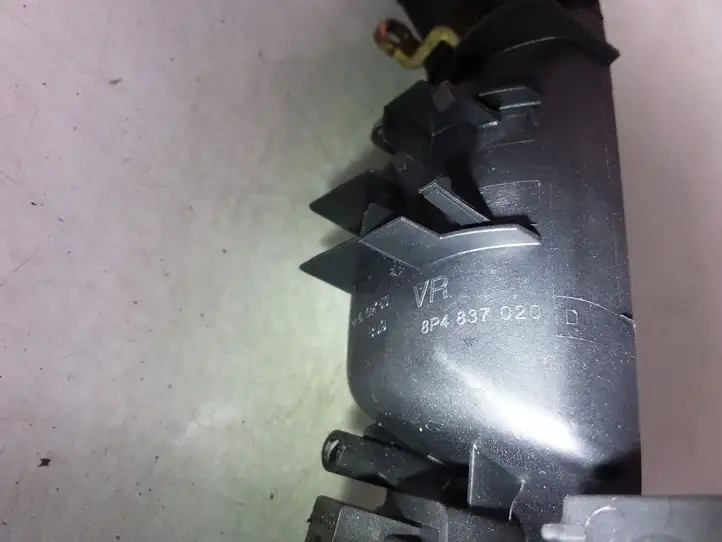 Audi A3/S3 8P (2004 - 2008)  8P4837020D Внутренняя ручка