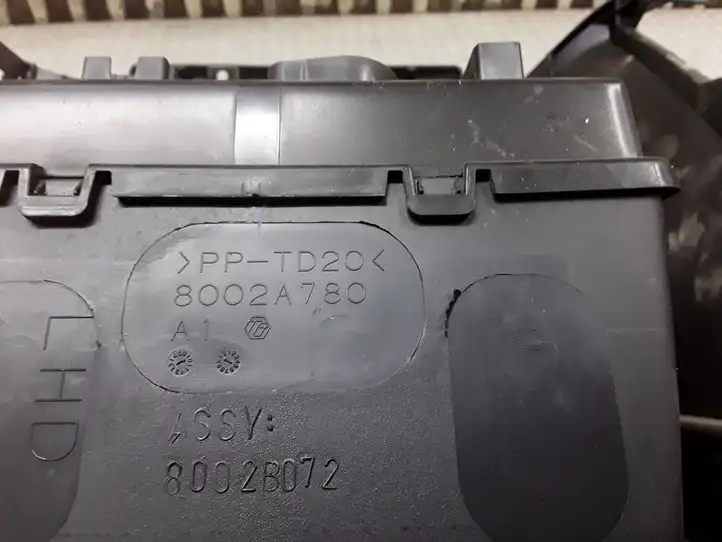 Mitsubishi ASX (2010 - 2016) 8002A780 Отделка блока климат-контроля — фото 2