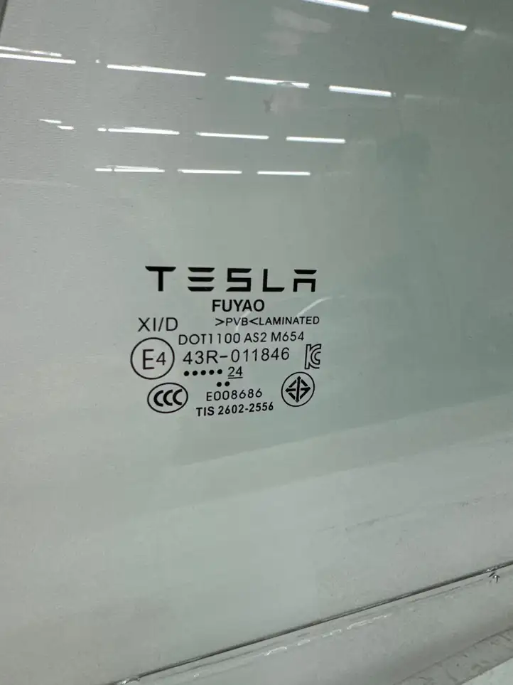 Tesla Model Y (2019 - 2024) 43R011846 Стекло задней двери — фото 5